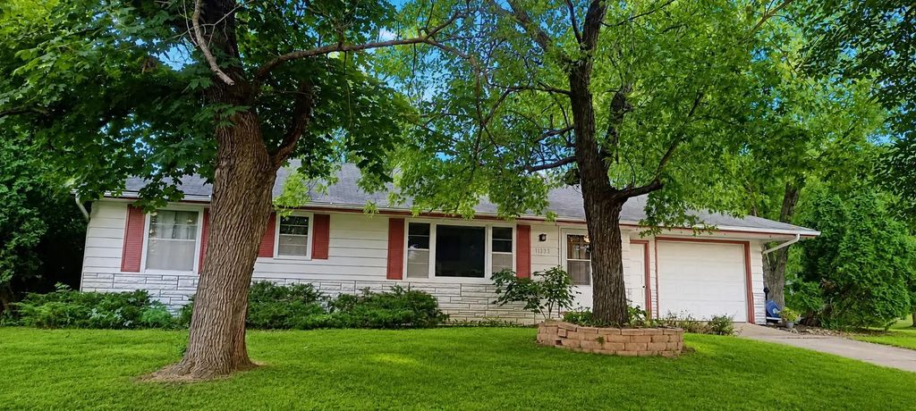 11333 Xavis Street Nw, Coon Rapids