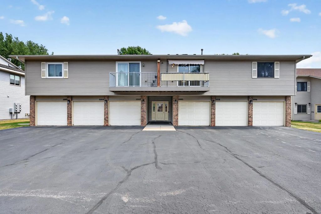 3276 Greenbrier Street 3276c, Vadnais Heights