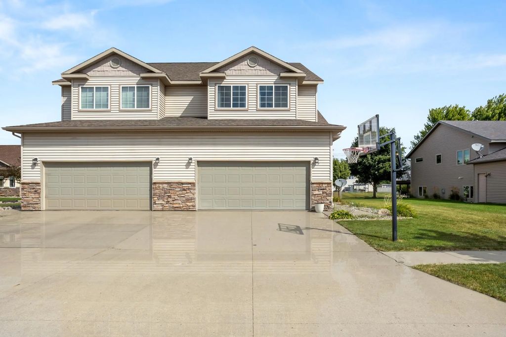 4379 47th Avenue S, Fargo