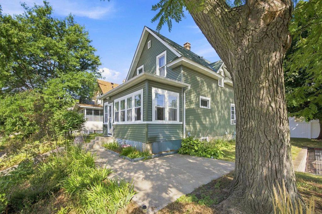 1825 Minnehaha Avenue W, Saint Paul