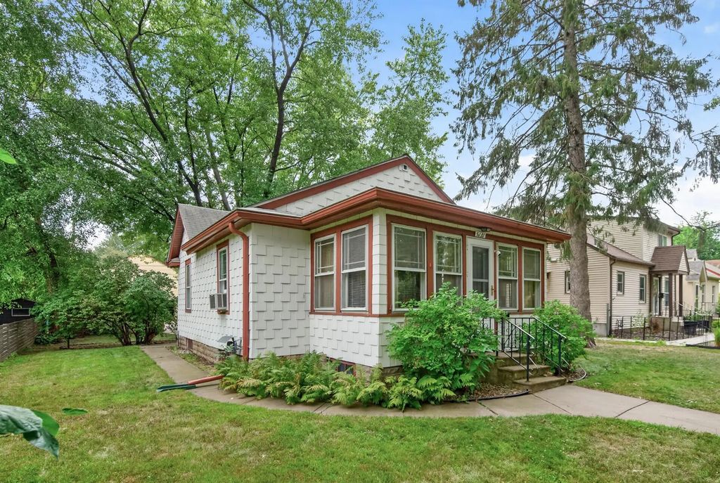 5131 37th Avenue S, Minneapolis