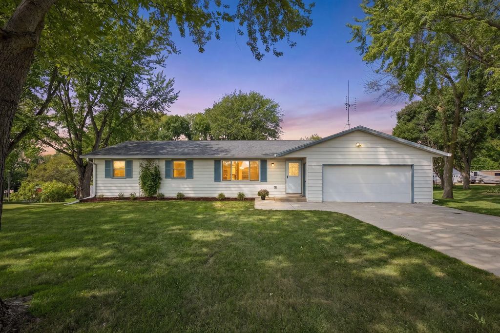 8887 Reitz Lake Road, Waconia