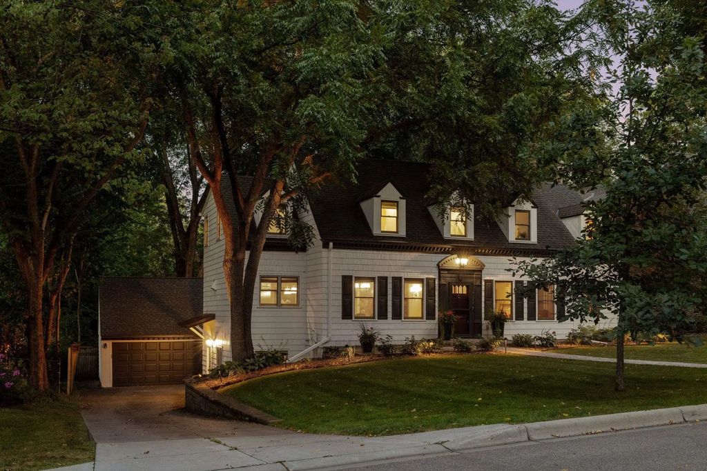 225 Interlachen Road, Hopkins