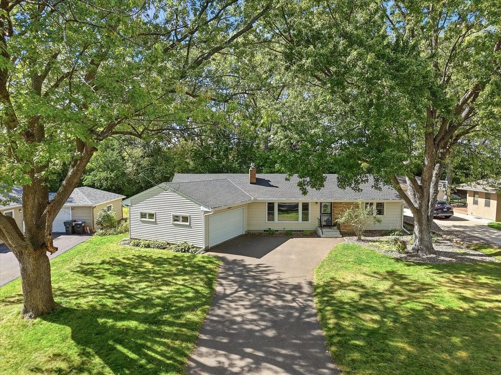 2209 Midlothian Road, Roseville