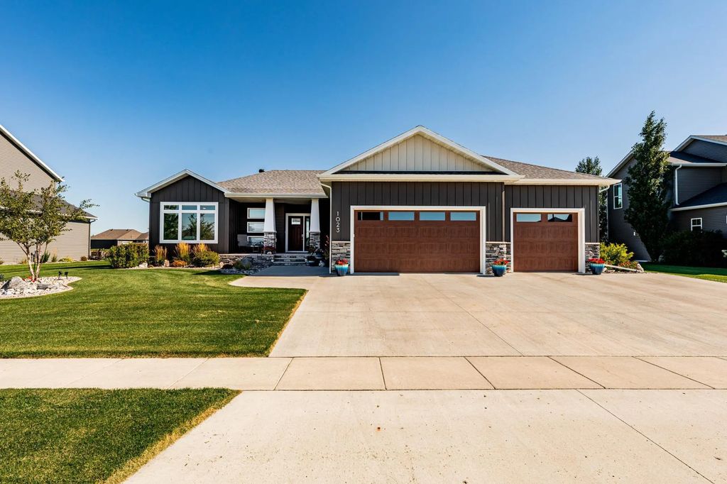 1023 Mulberry Lane, West Fargo