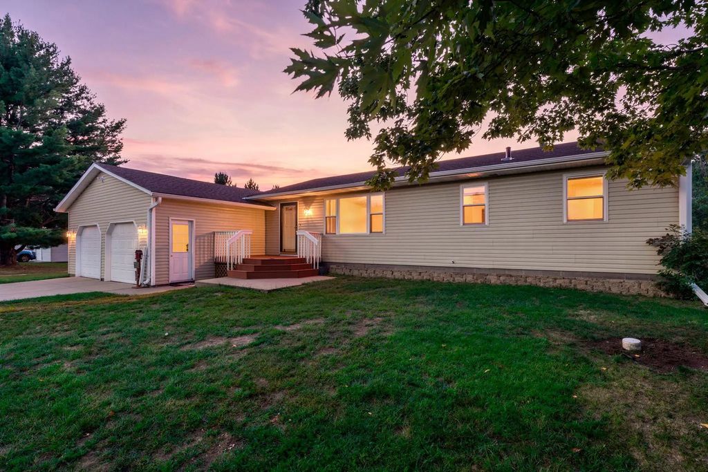 25000 Narcissus Street Nw, Isanti