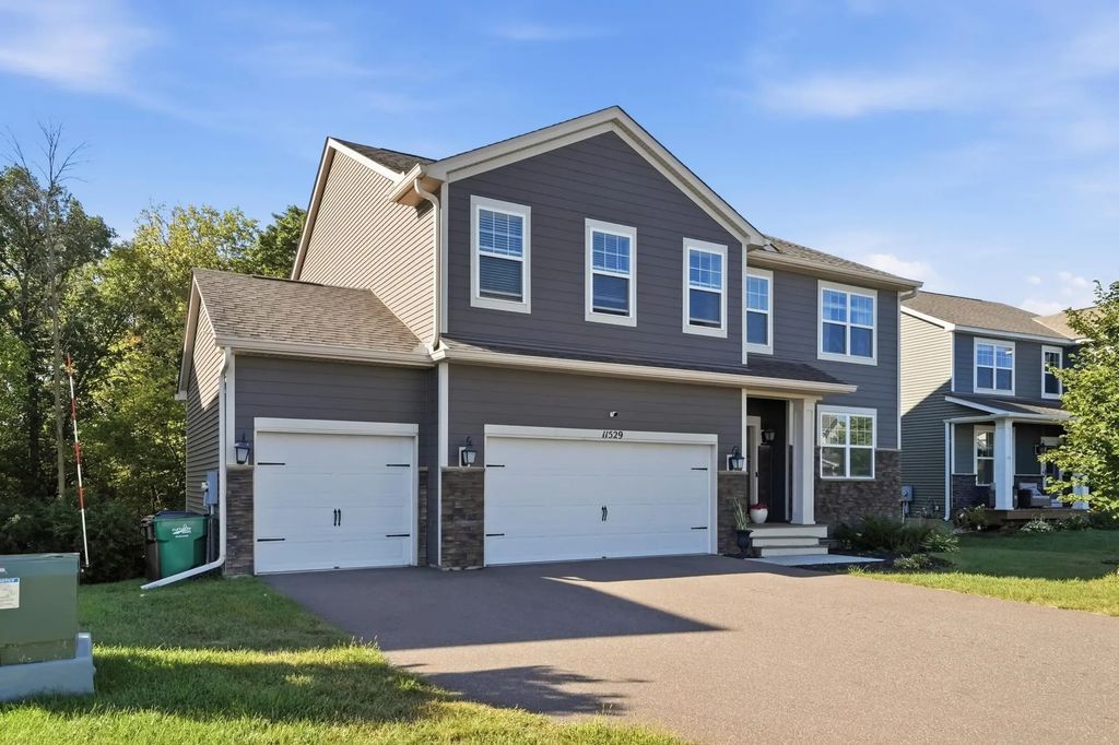 11529 Pineridge Way N, Dayton
