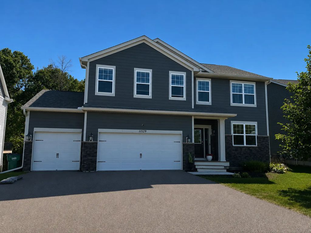 11529 Pineridge Way N, Dayton