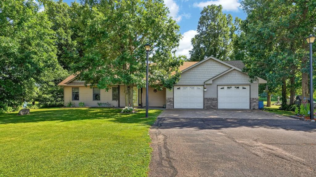 13082 Beroun Crossing Road, Brook Park