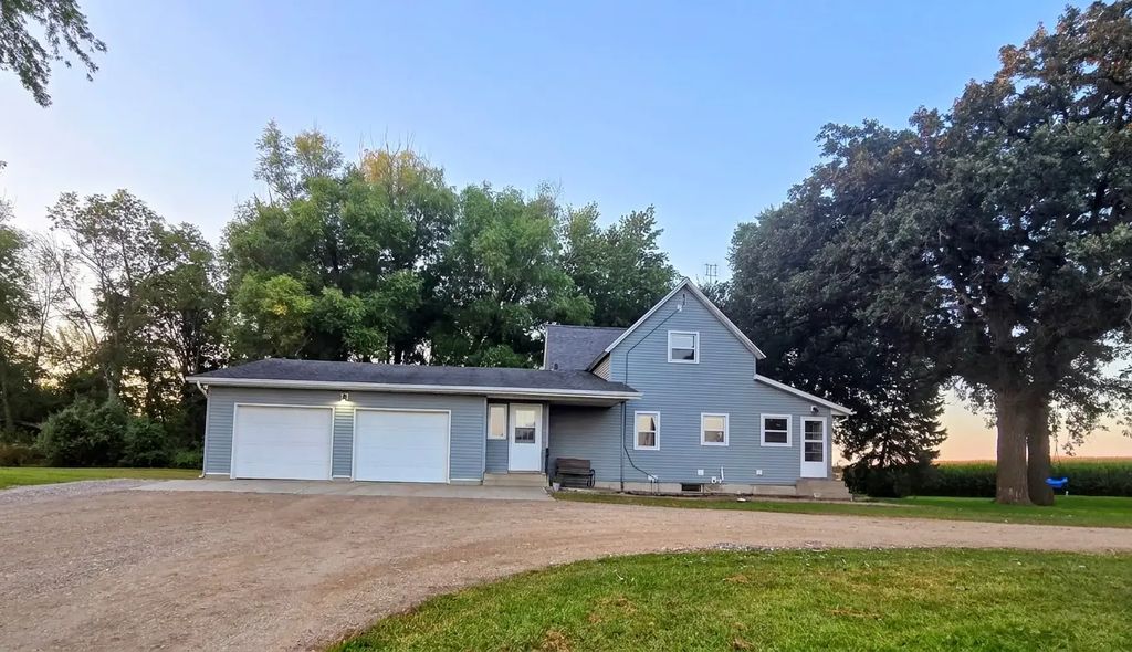 48635 600th Avenue, Fairfax