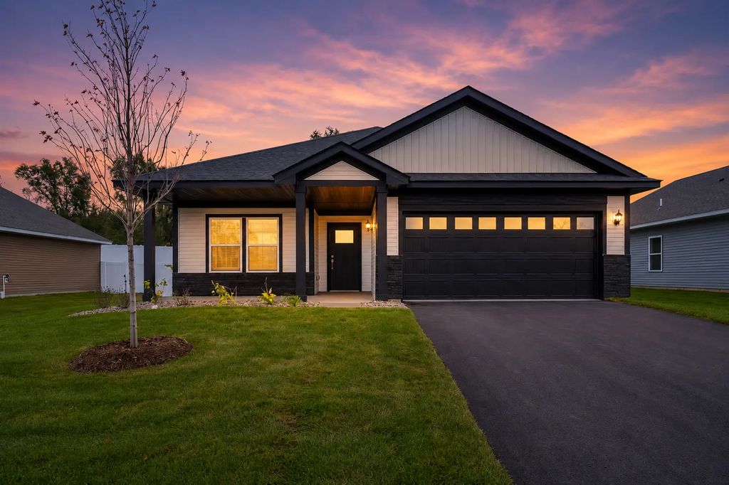 341 Florence Avenue S, Annandale