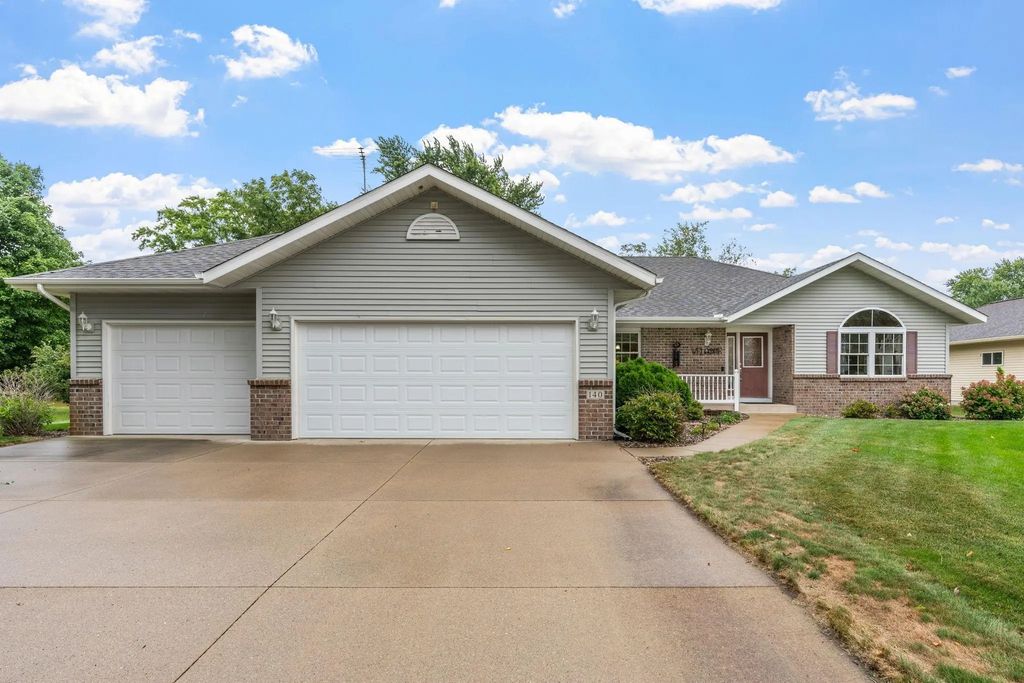 140 Cedar Drive S, Lester Prairie