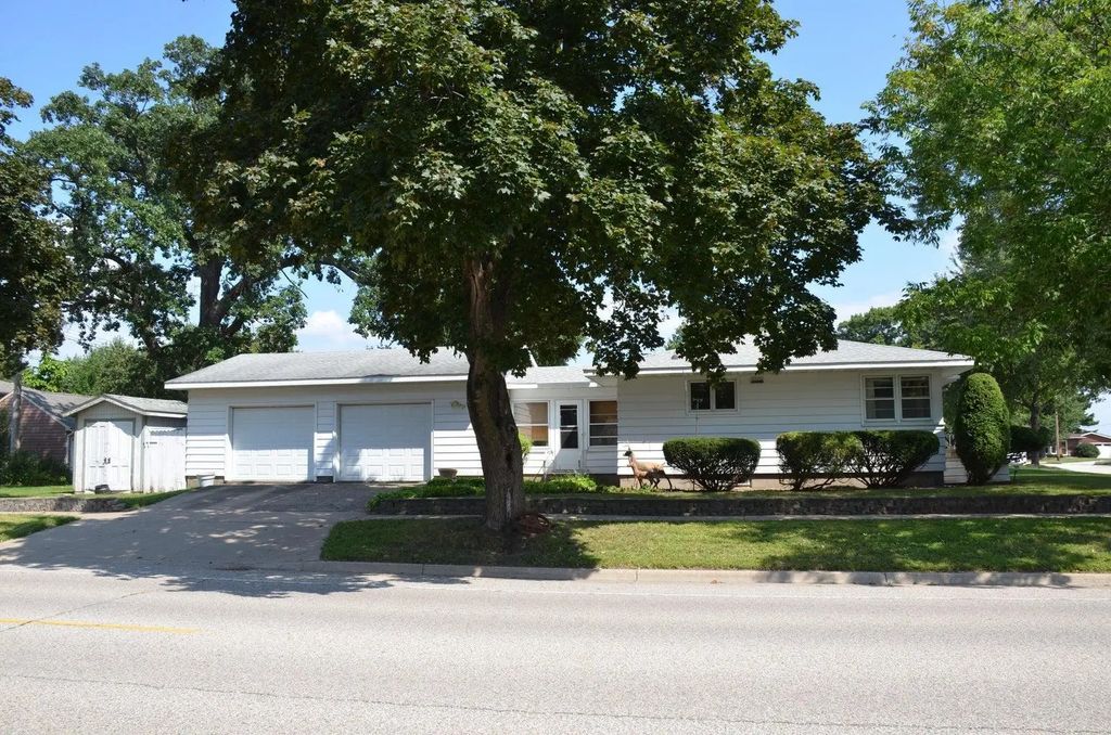 414 8th Street S, La Crescent