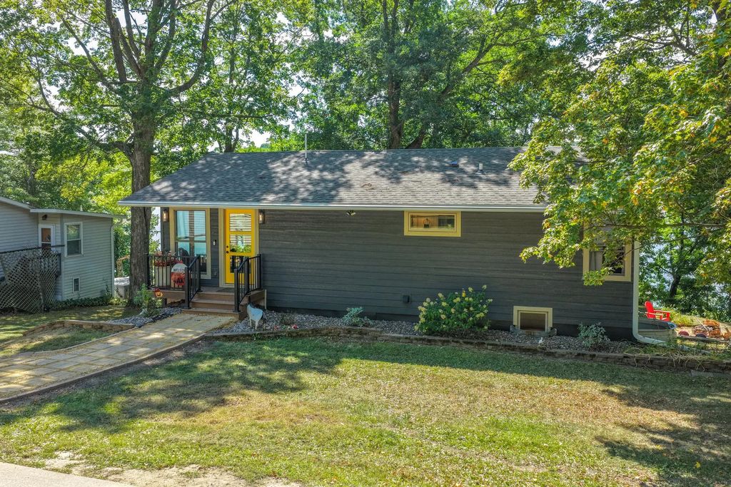 1613 162nd Street, Centuria