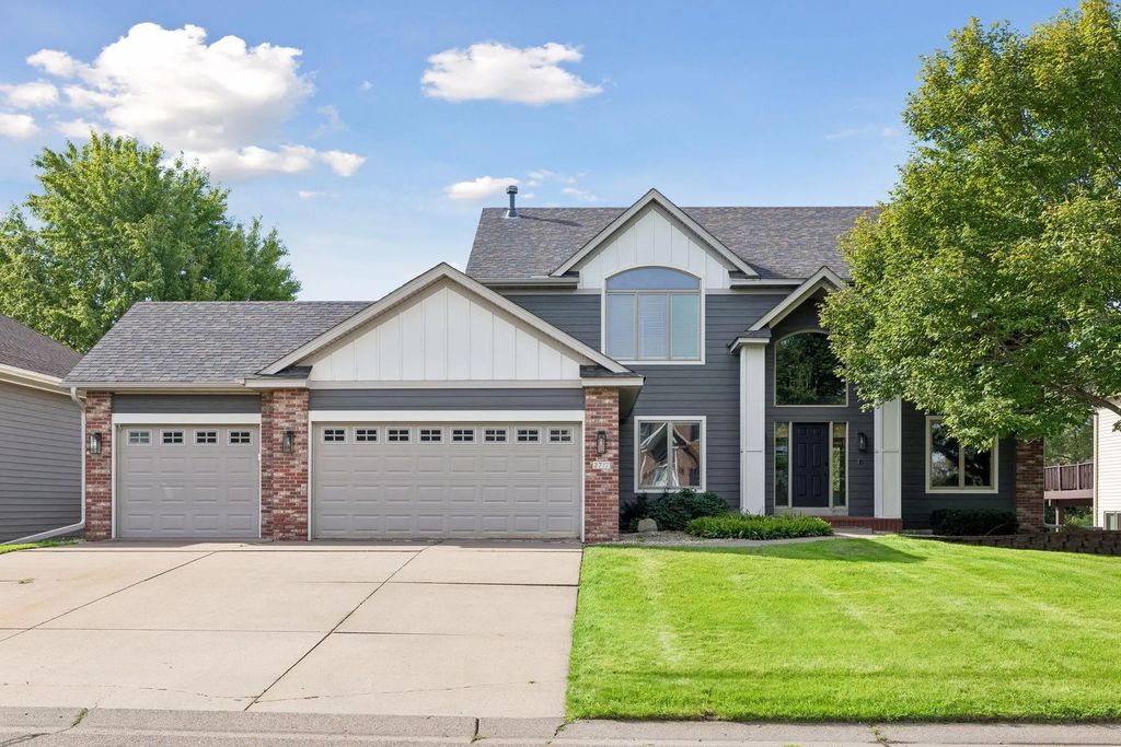 2717 87th Trail N, Brooklyn Park