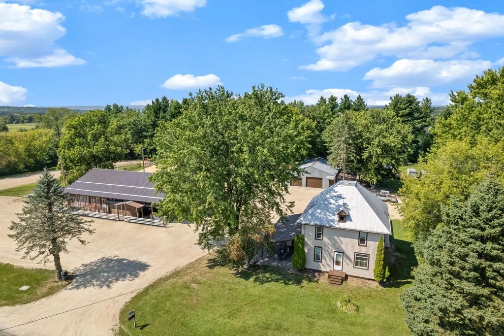 S3165 County Road M, Fountain City