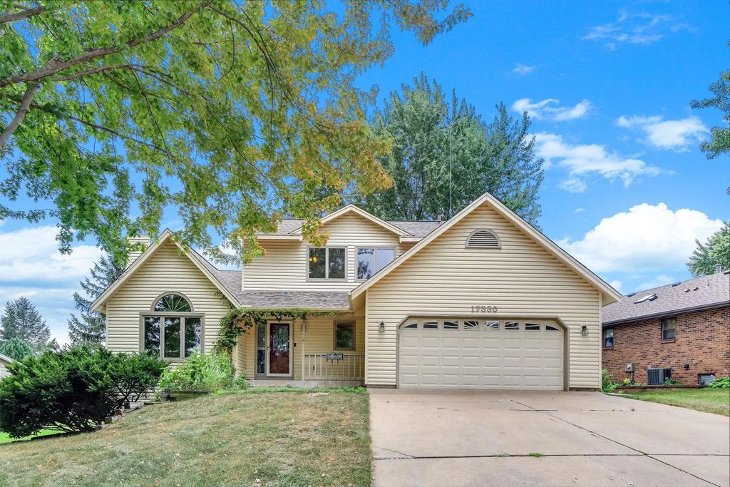 17330 Ipswich Way, Lakeville