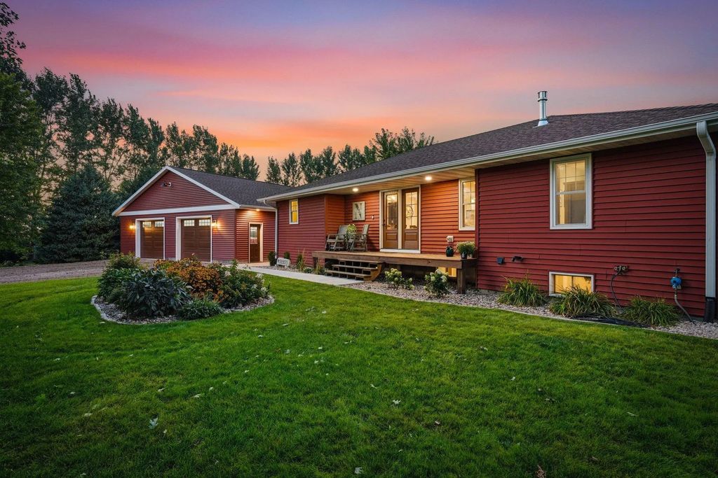 42335 541st Avenue, New Ulm