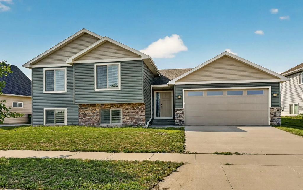 5526 Harvest Lake Drive Nw, Rochester
