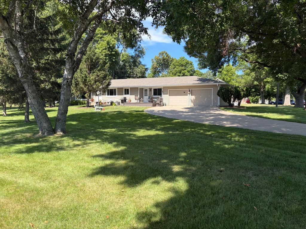202 4th Street, Kerkhoven