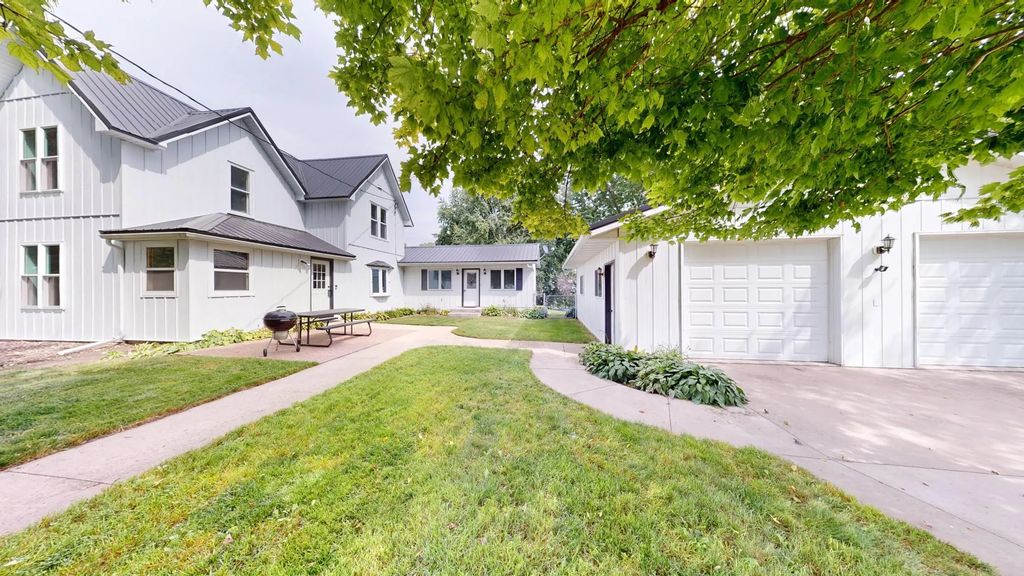 10698 625th Avenue, Emmons