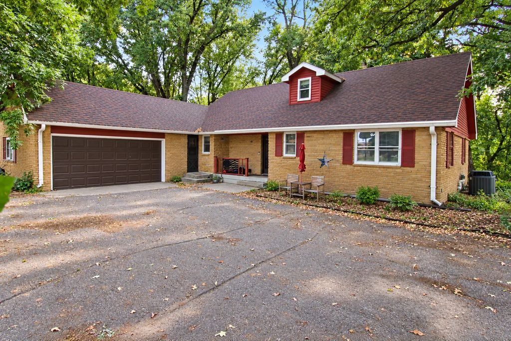 543 5th Avenue Ne, Melrose