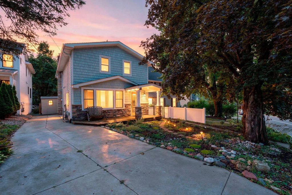62 Juniper Street, Mahtomedi