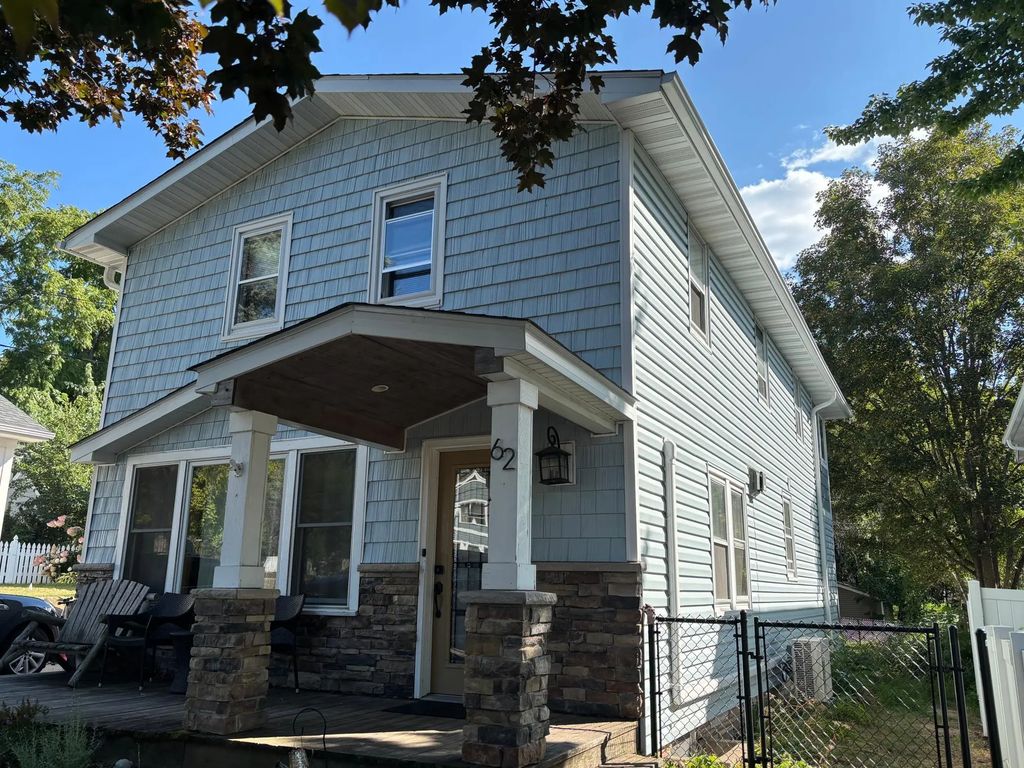 62 Juniper Street, Mahtomedi
