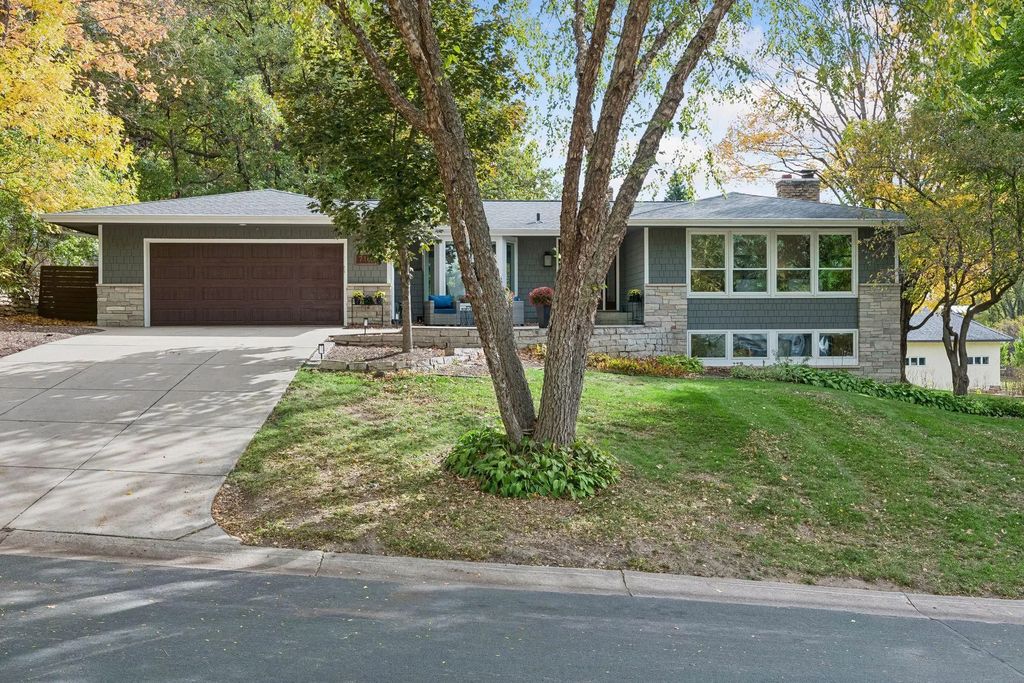 7101 Mark Terrace Drive, Edina