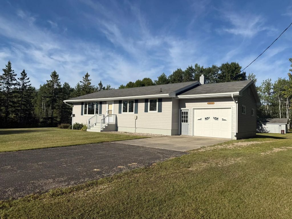 24247 County Road 15, Badger