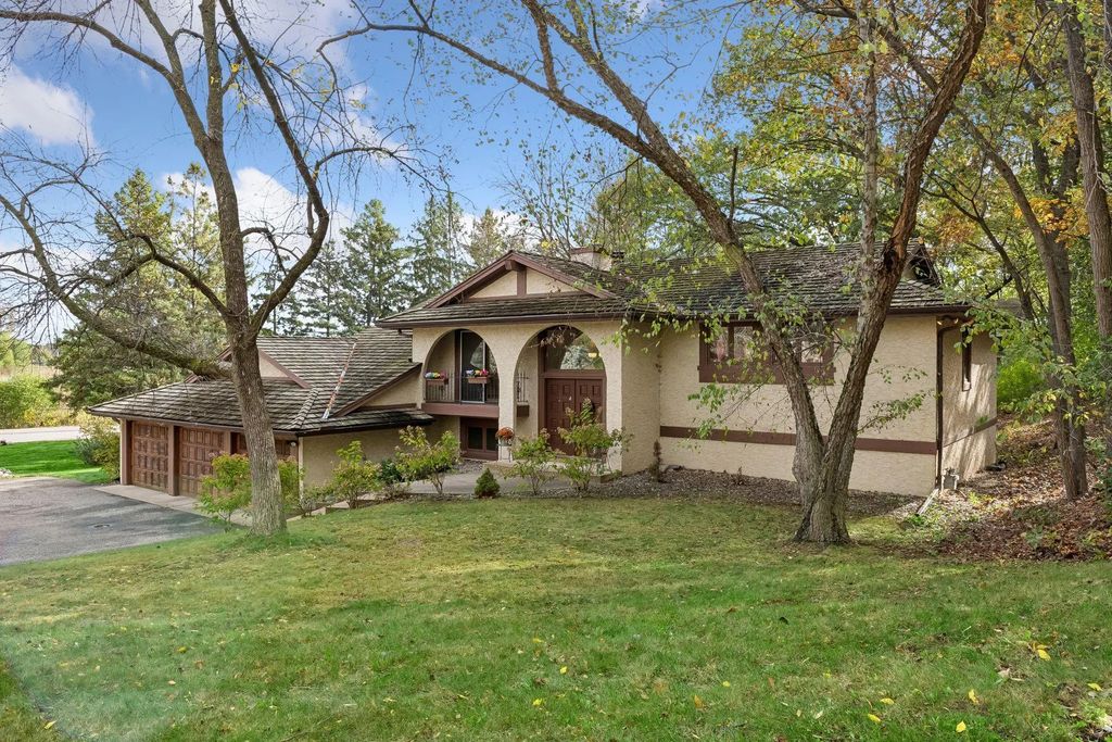 6401 Timber Ridge, Edina