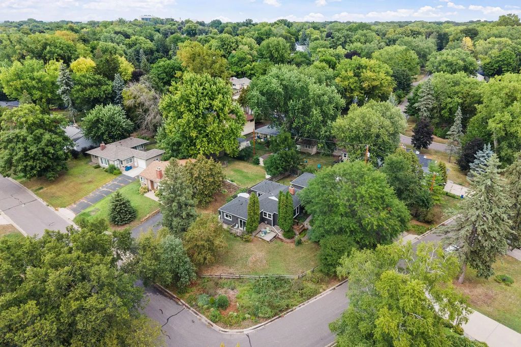 2310 Byrd Avenue N, Golden Valley