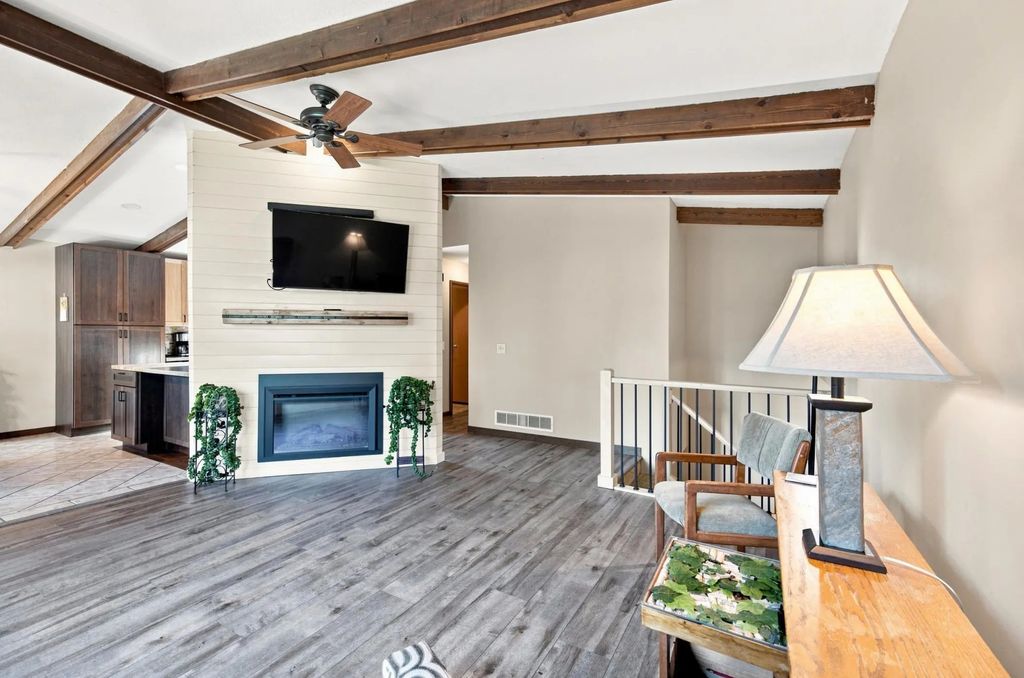 1530 Lois Drive, Shoreview