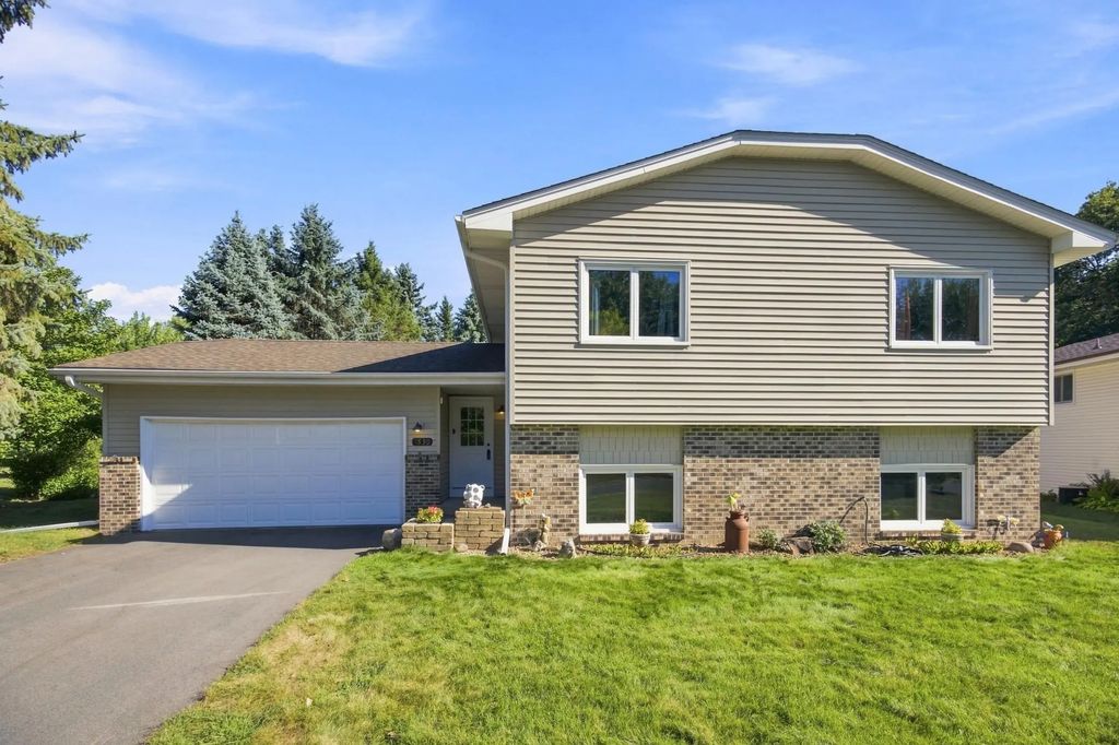 1530 Lois Drive, Shoreview