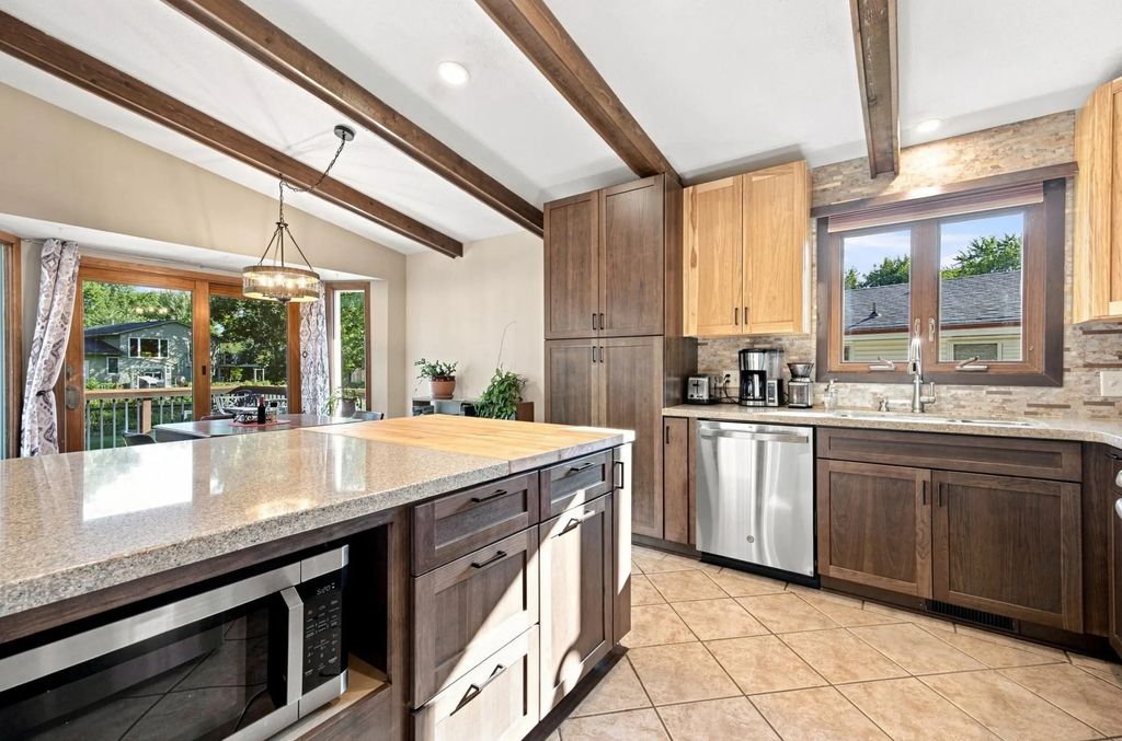 1530 Lois Drive, Shoreview