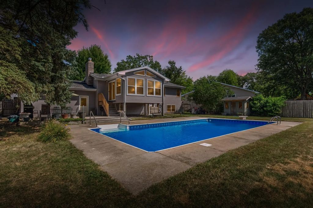 10657 Verdin Street Nw, Coon Rapids