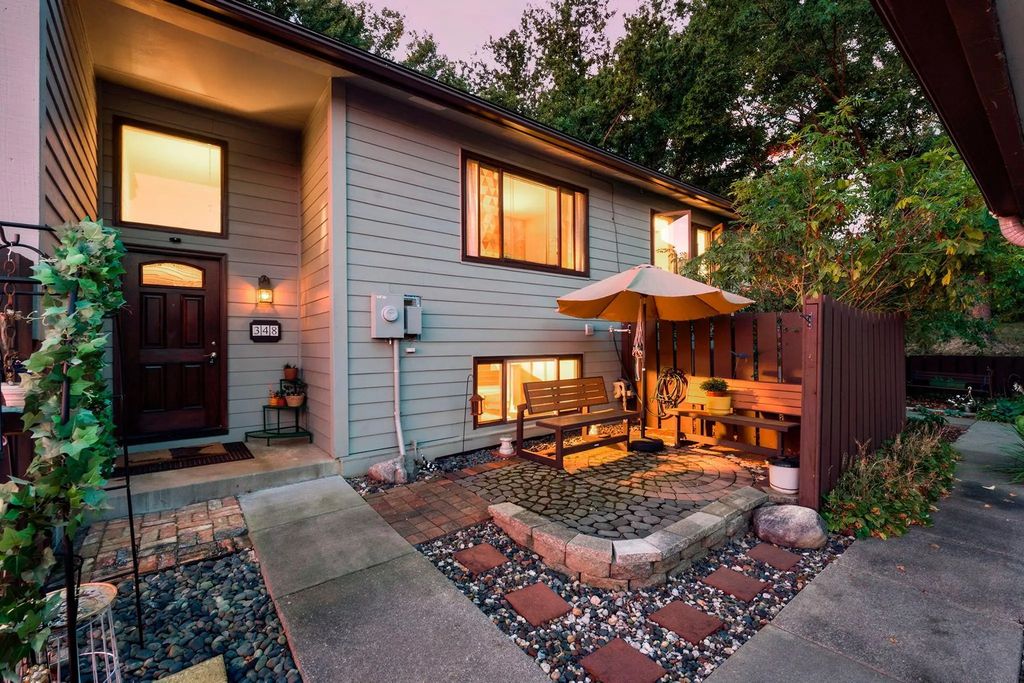 348 W Eagle Lake Drive, Maple Grove