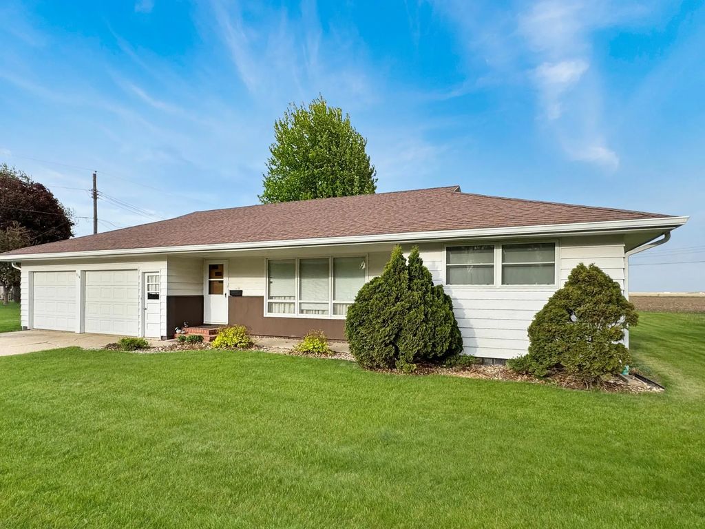 314 Maple Street N, Ellsworth