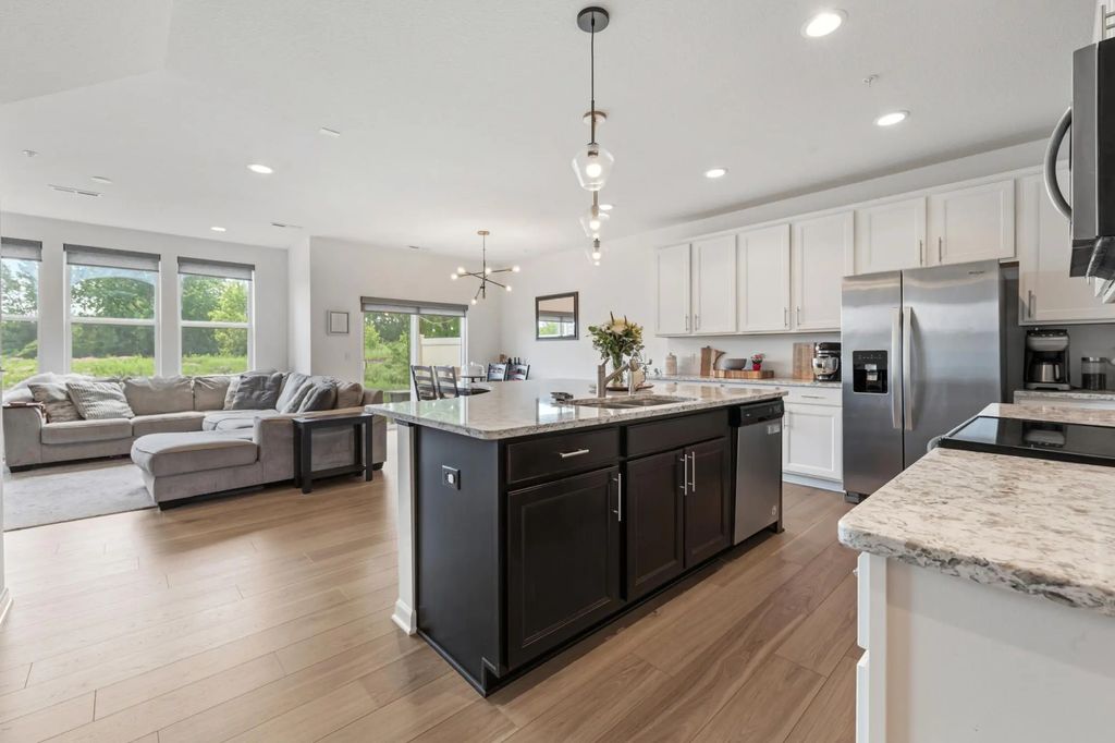 762 Stonegate Road, Chanhassen