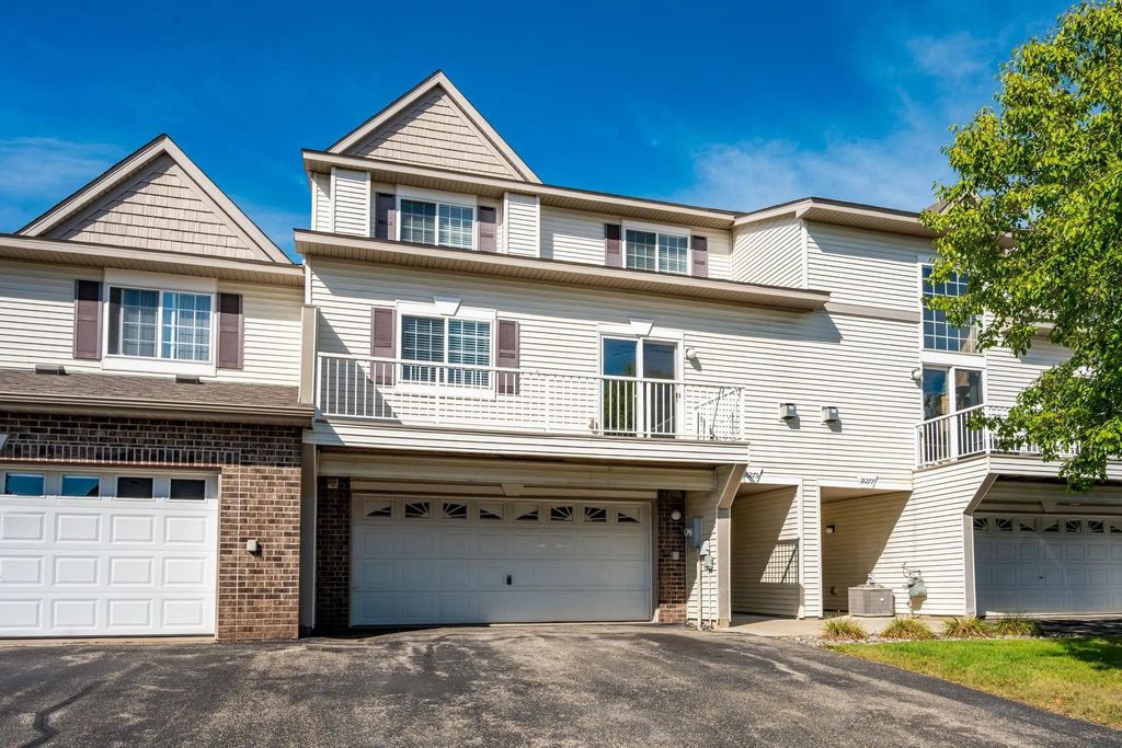 18275 Kerrville Trail 402, Lakeville