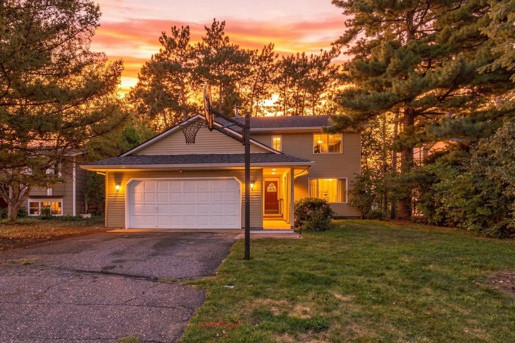 7018 43rd Street N, Oakdale
