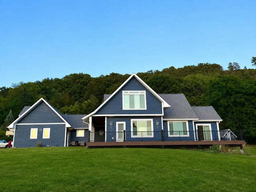720 Trisdahl Court, Rushford