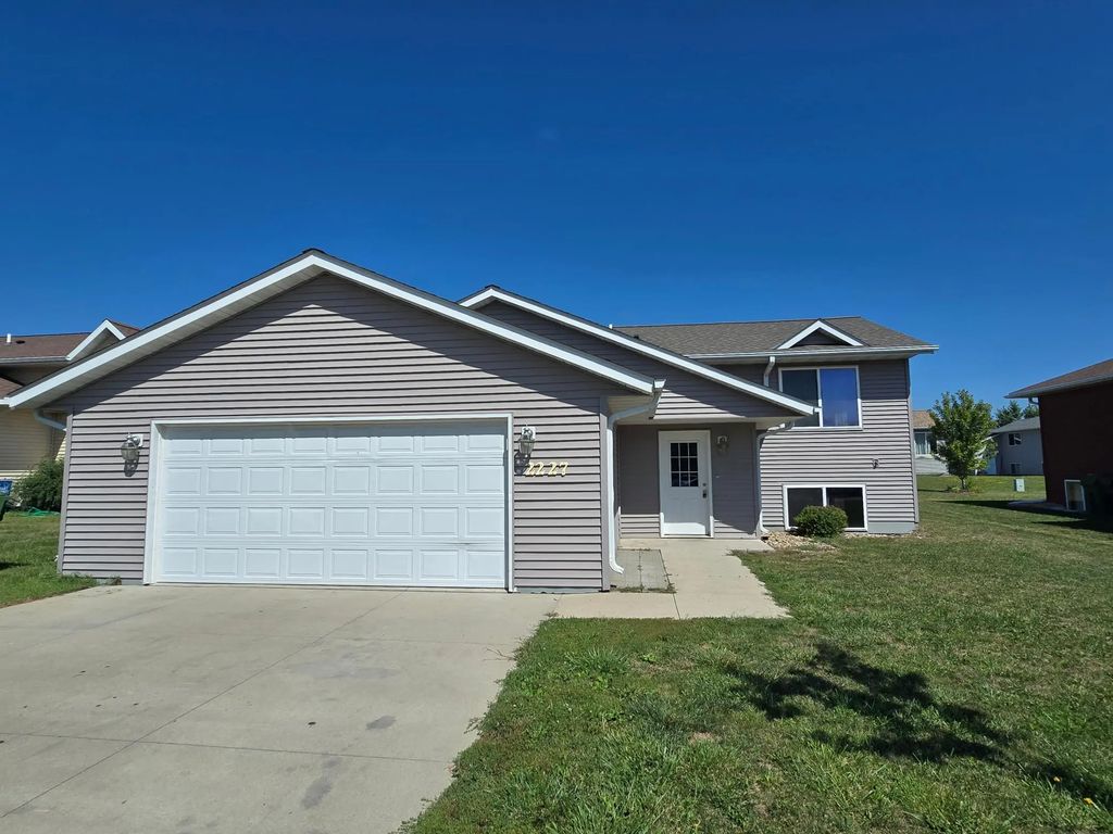 2227 Castlewood Drive, Worthington