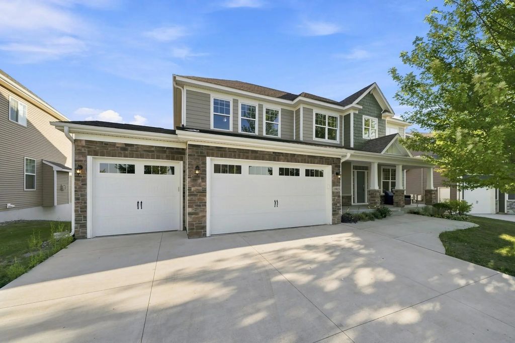 18625 43rd Avenue N, Plymouth
