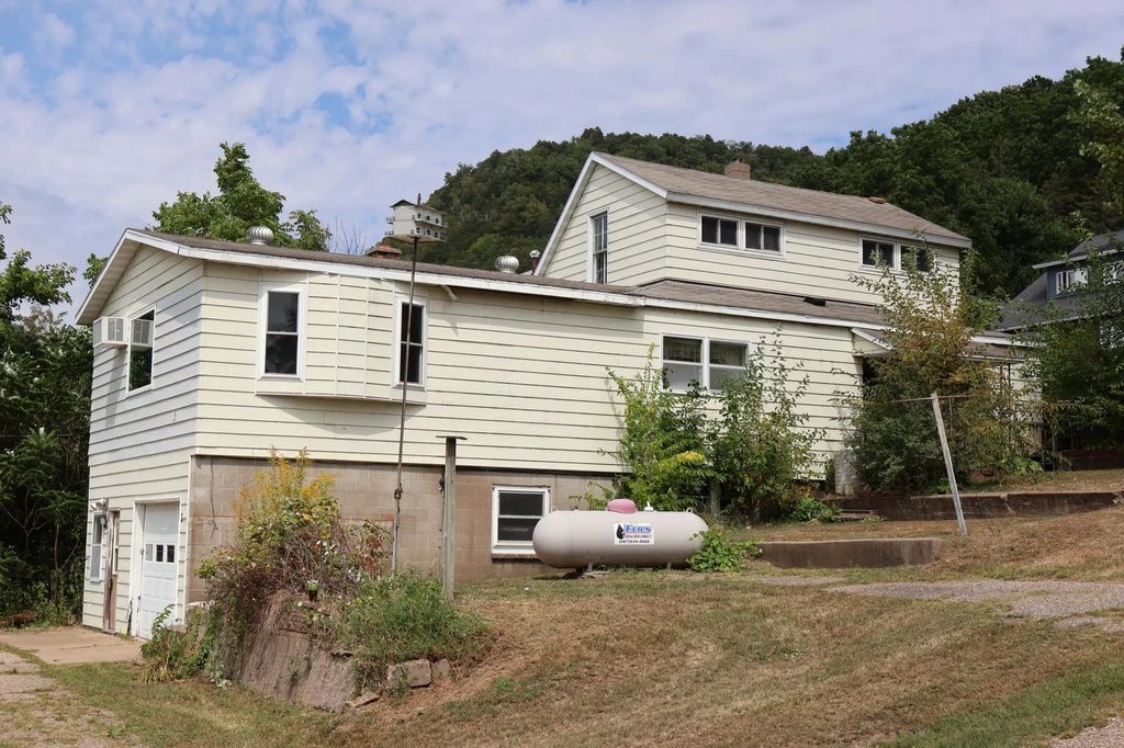 100 N 2nd Street, Alma