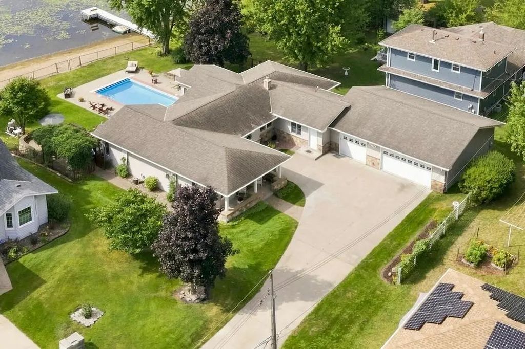 7806 Gloria Circle, St Paul