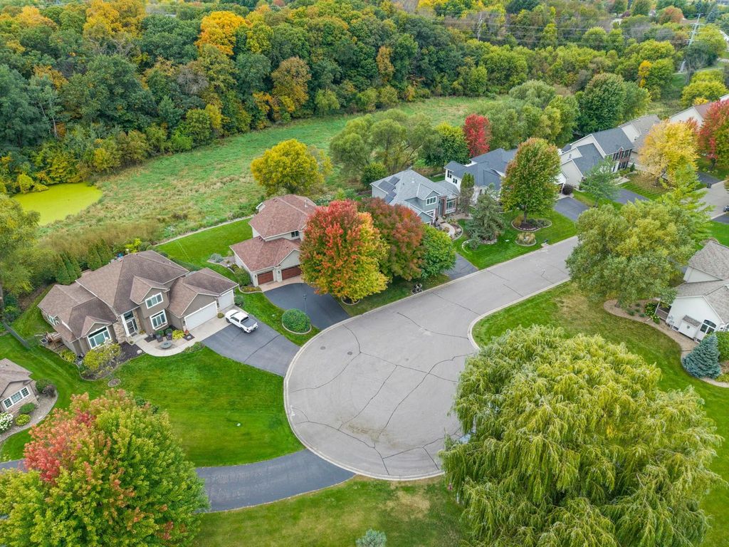 1435 Wildflower Lane, Chaska