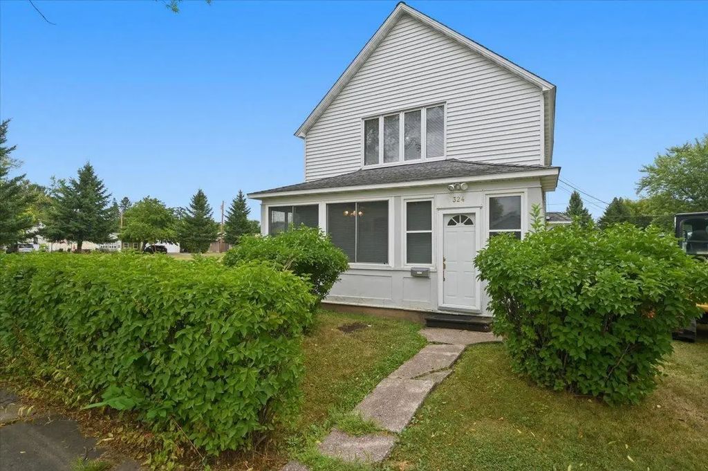 324 98th Avenue W, Duluth