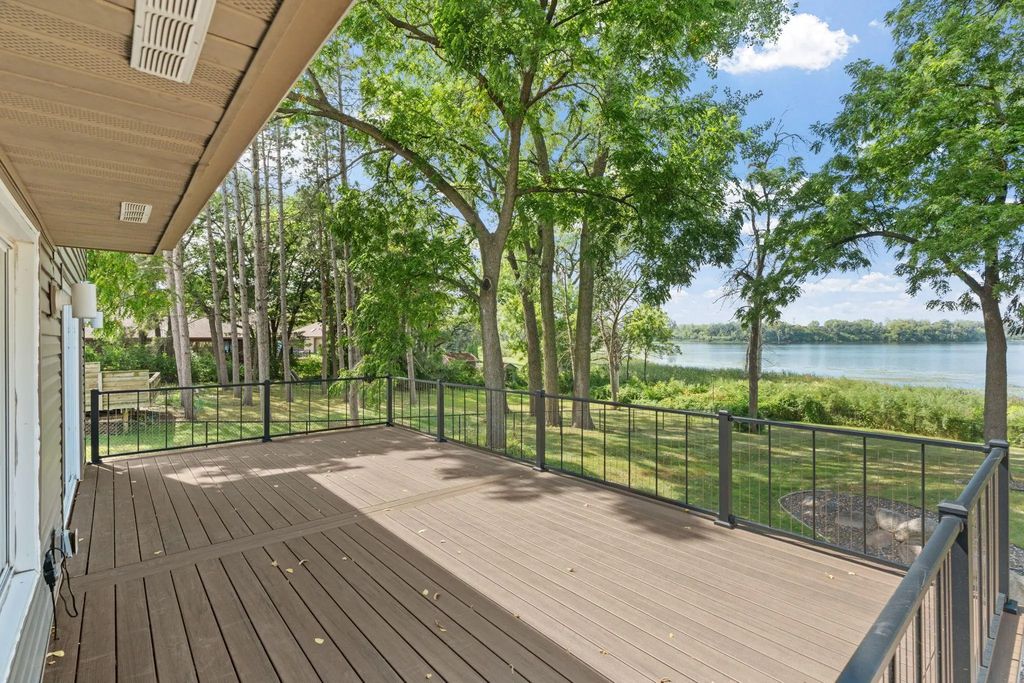 4337 Old Highway 10, Arden Hills