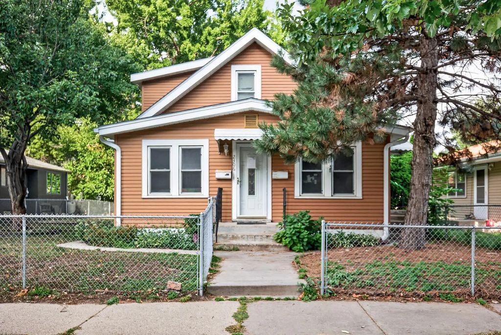 2306 California Street Ne, Minneapolis